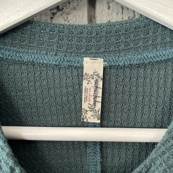 Free People One Of The Girls Henley Long Sleeve Top Jaded Green XS - Picture 6 of 7